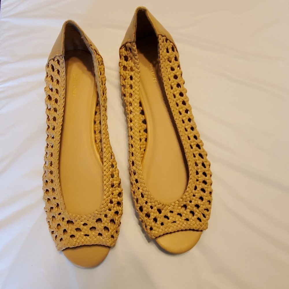 NWOT -OLD NAVY SANDALS- SZ.10